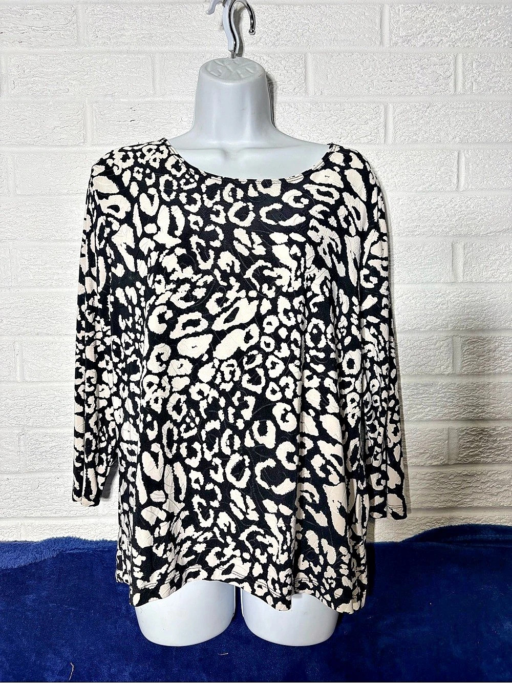 JM Collection Petite Animal Print Long Sleeve Tunic Medium Like New